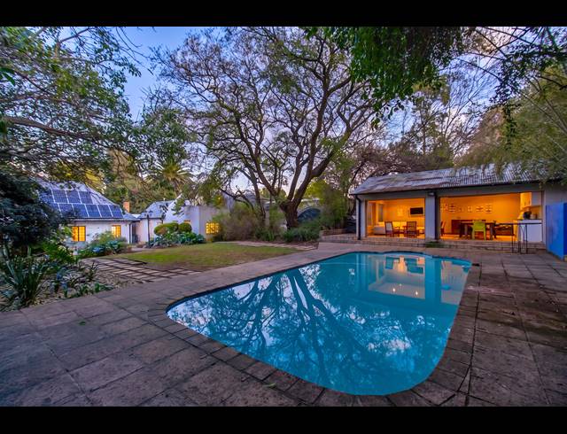3 BEDROOM FREEHOLD FOR SALE IN NORTHCLIFF